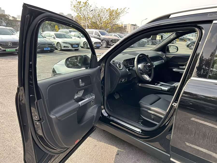 Mercedes-Benz GLB Class 2025 immagine di auto #11