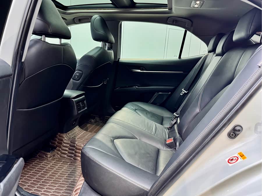 Toyota Camry 2018 car image #11