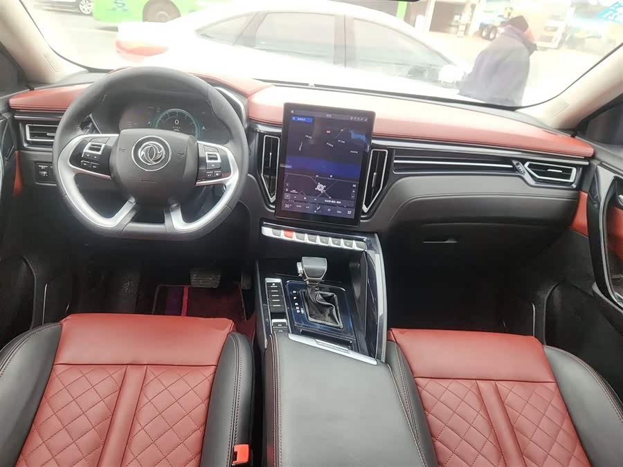 Forthing T5 2019 #11 Forthing T5 2019 صورة سيارة #11