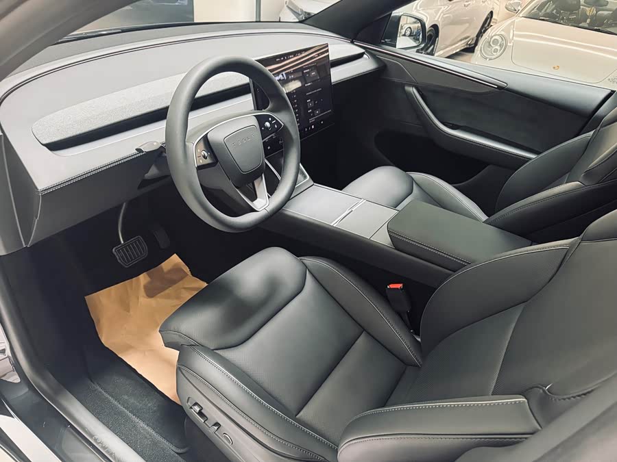 特斯拉 Model Y L 2025 汽车图片 #11