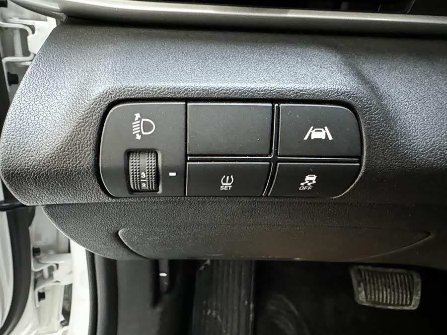 Hyundai Elantra 2023 car image #11