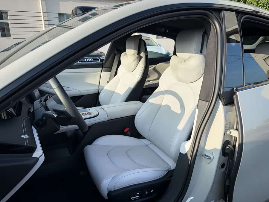 MI SU7 2024 car image #11