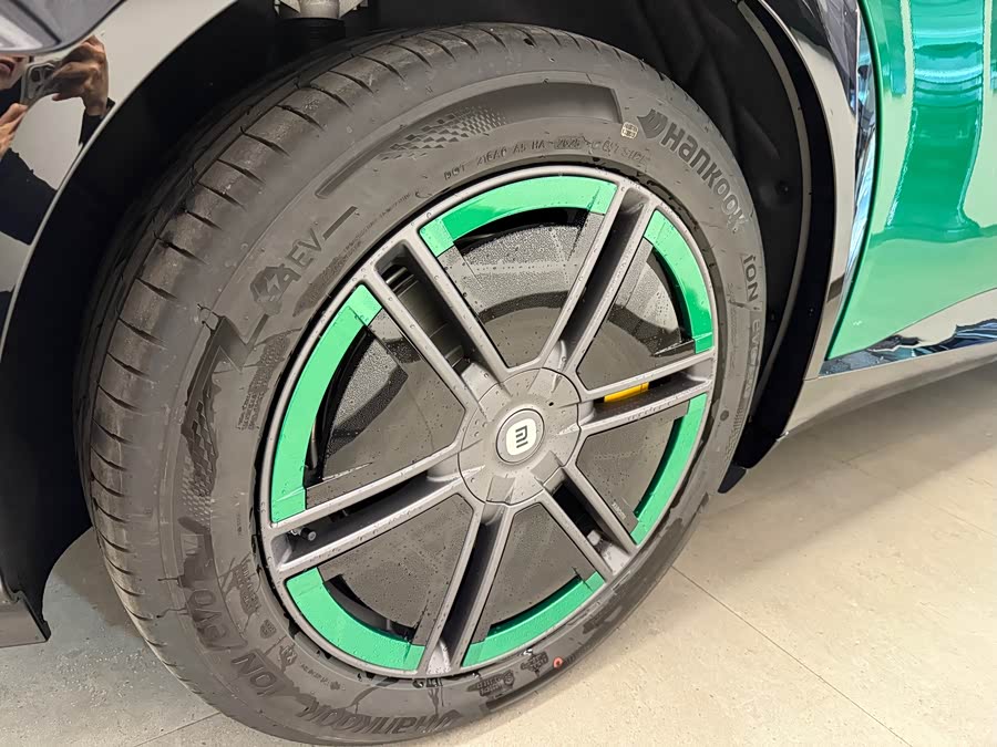 MI YU7 2025 #11 MI YU7 2025 car image #11