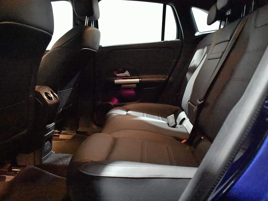 Mercedes-Benz EQA Class 2024 immagine di auto #11