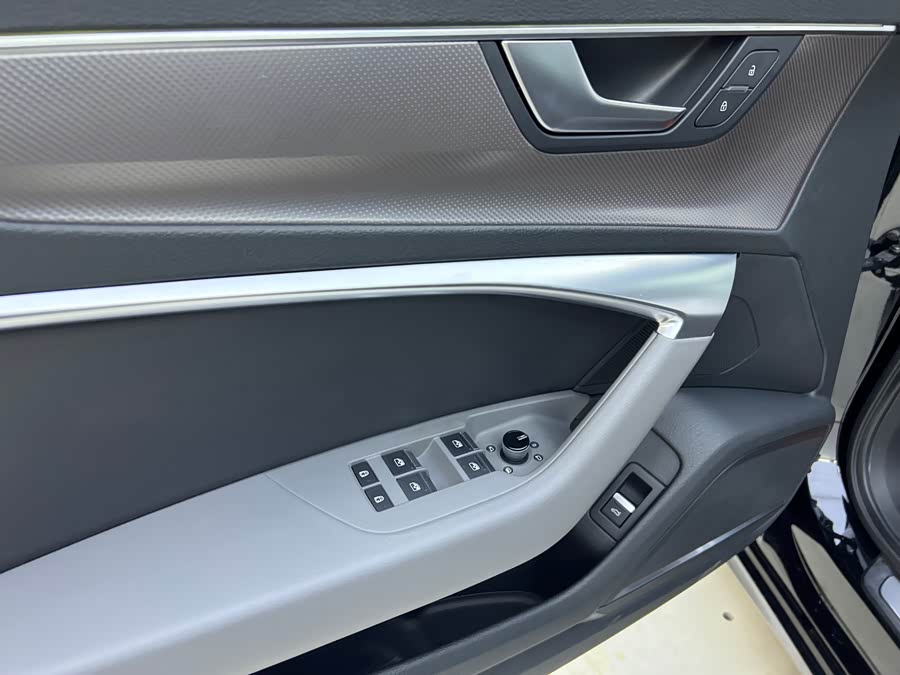 Audi A6L 2020 car image #11