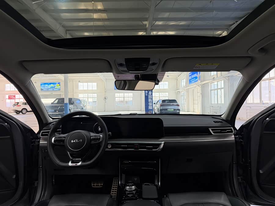 Kia K5 2021 car image #11