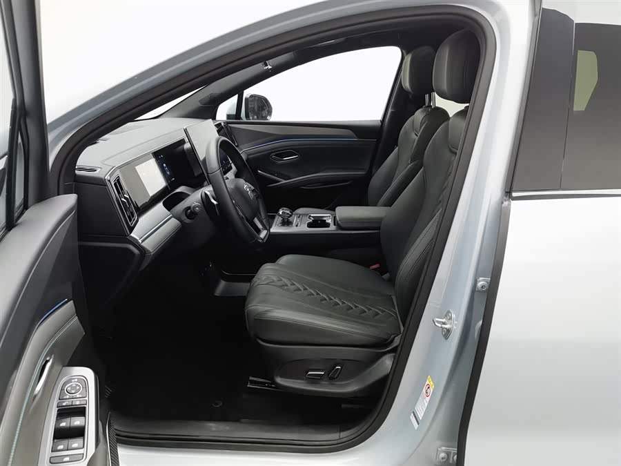 BYD SongL DM-i 2025 car image #11
