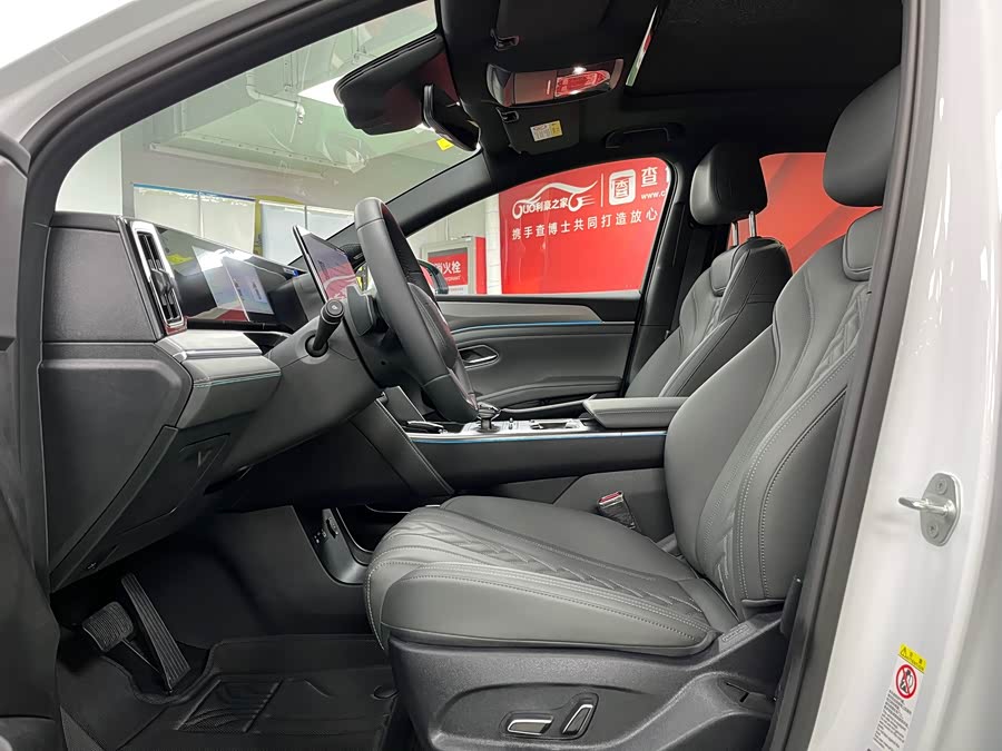 BYD SongL DM-i 2025 car image #11