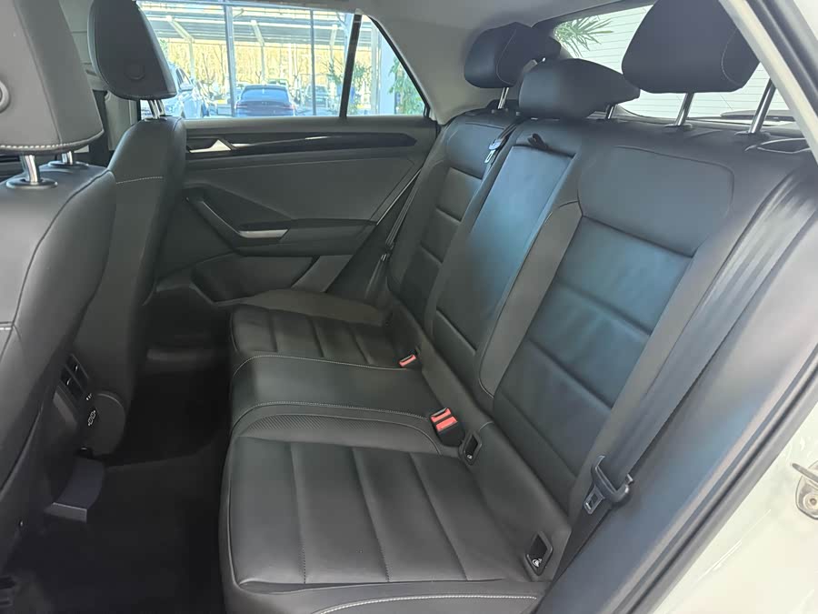T-Roc 2021 car image #11