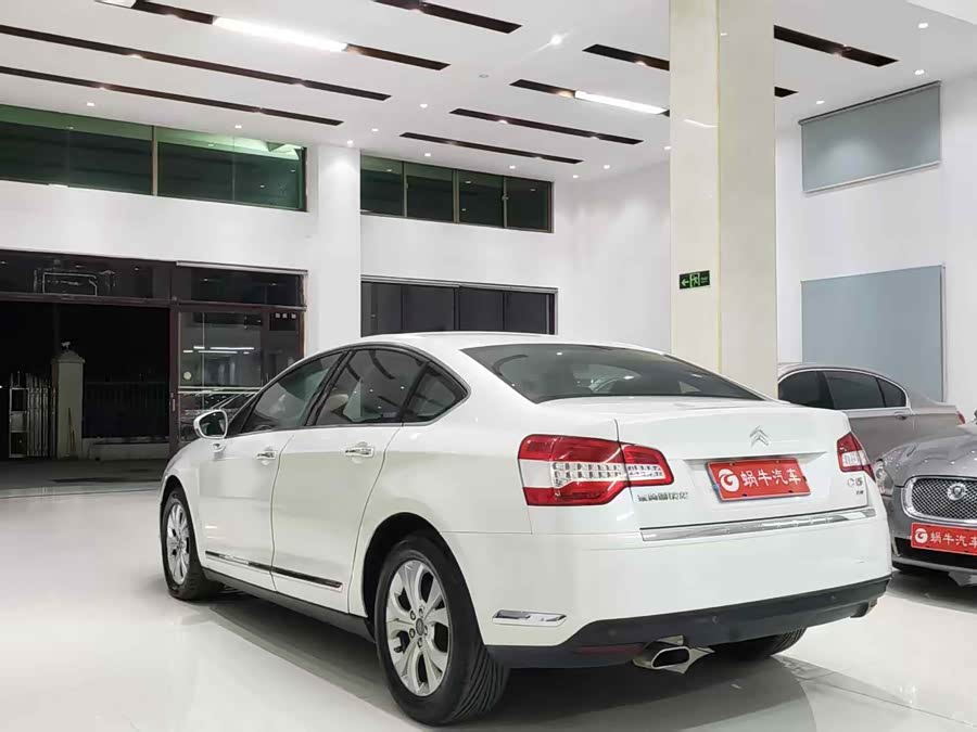 Citroen C5 2011 car image #11