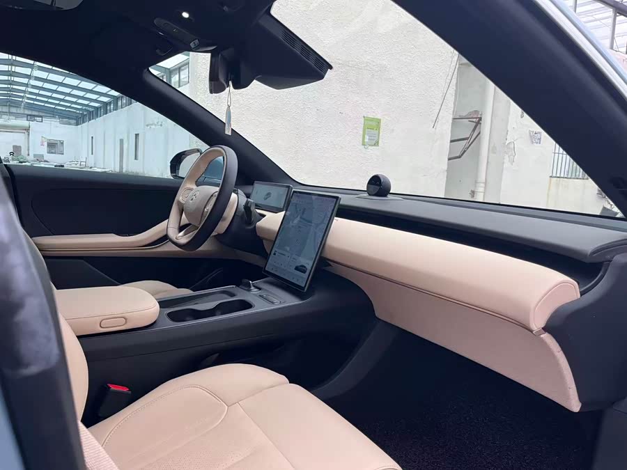 NIO ET5 2023 car image #11