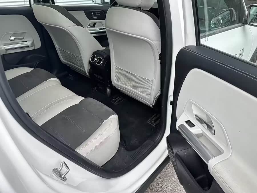 Mercedes-Benz EQA Class 2022 صورة سيارة #11