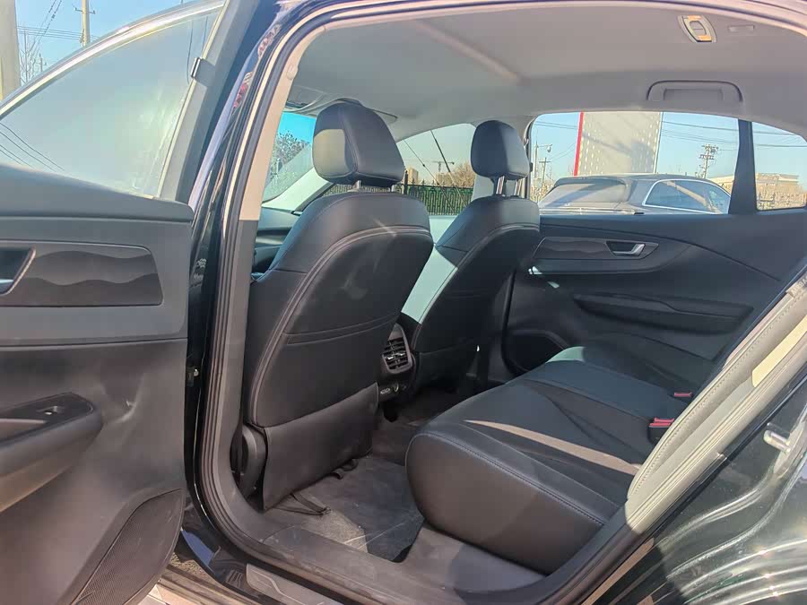 HongQi E-QM5 2022 car image #11