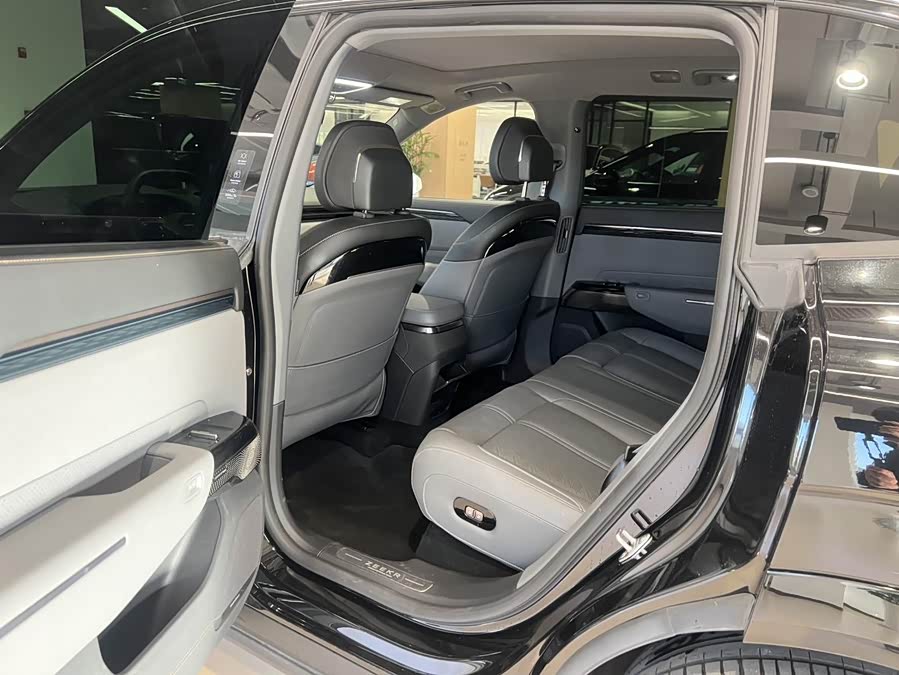 Zeekr 7X 2024 car image #11
