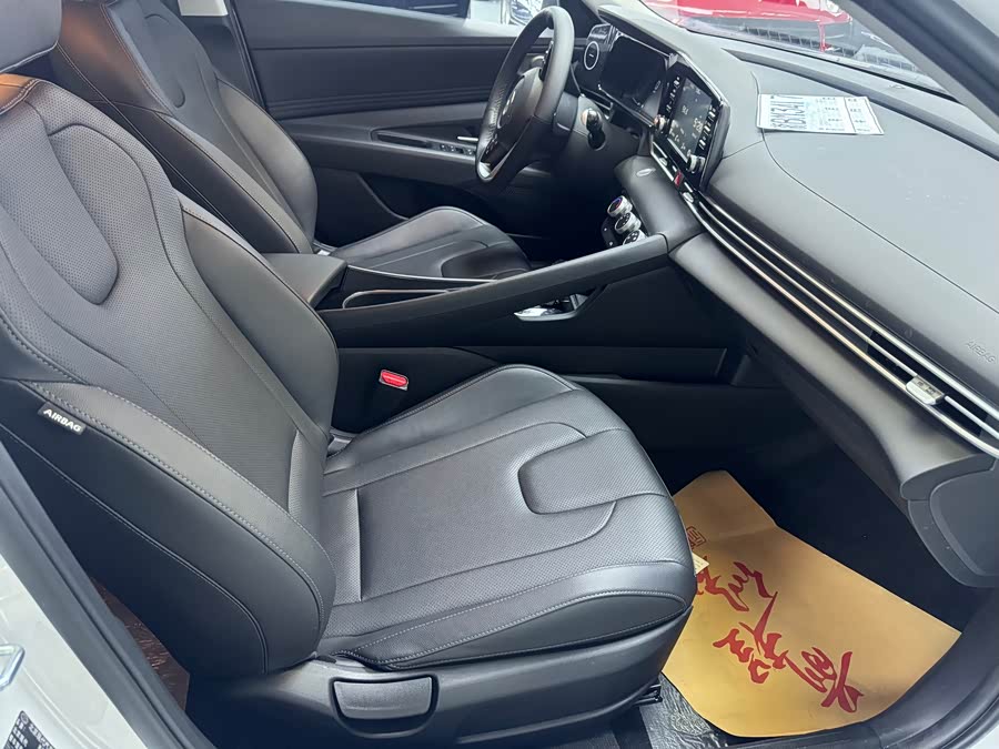 Hyundai Elantra 2023 car image #11