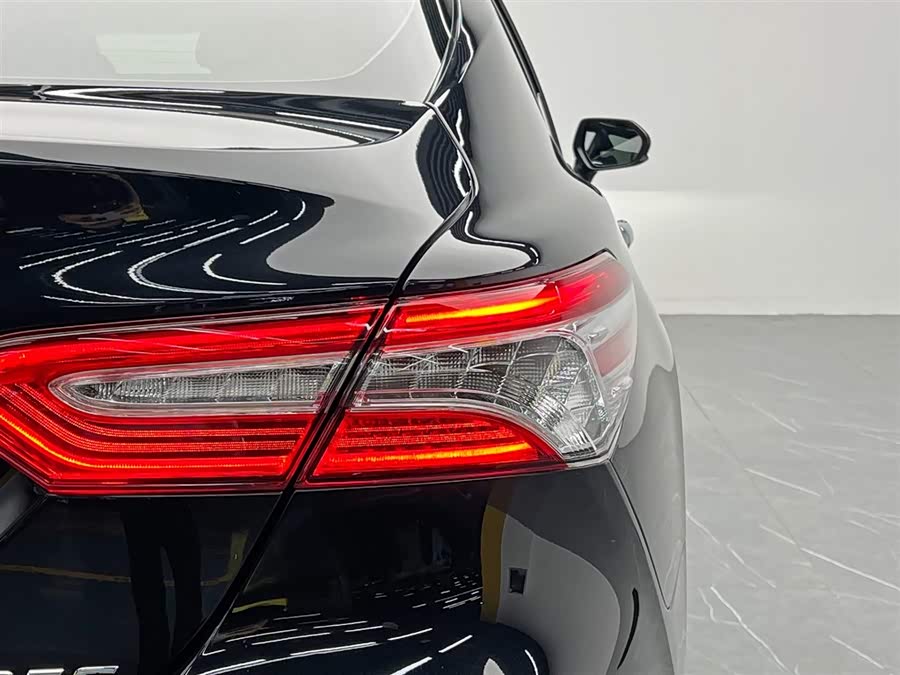 Toyota Camry 2021 car image #11