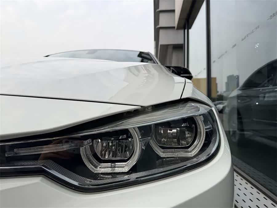 BMW 3 Series 2017 immagine di auto #11