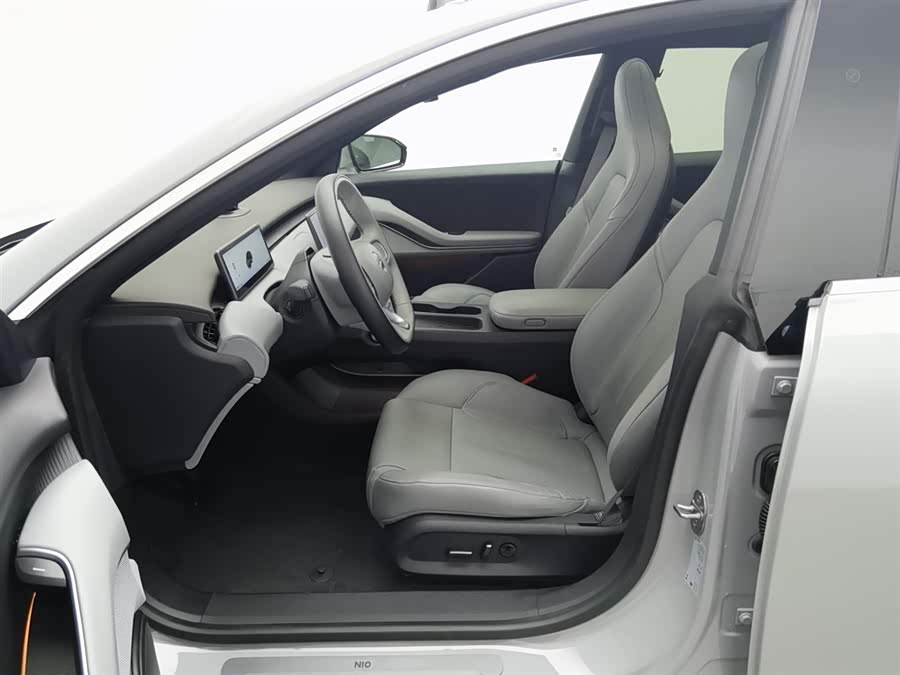 NIO ET5 2023 car image #11