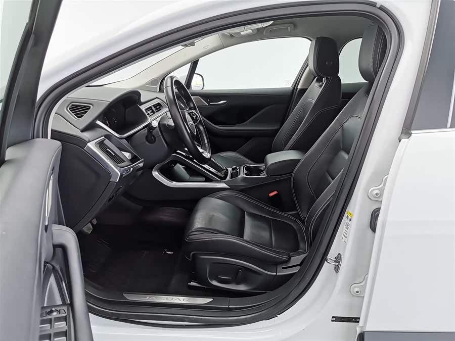 2020 car image #11