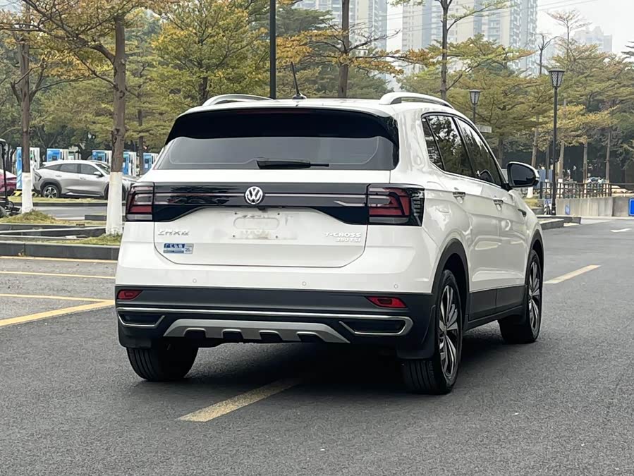 Volkswagen T-Cross 2020 #11 Volkswagen T-Cross 2020 car image #11
