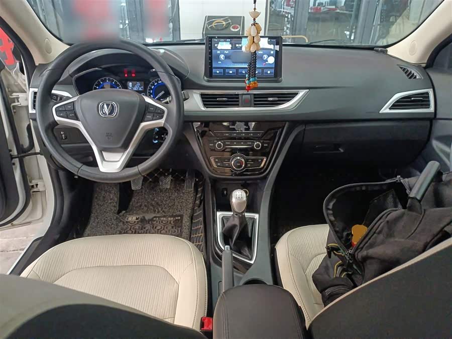 Changan Alsvin V7 2017 car image #11