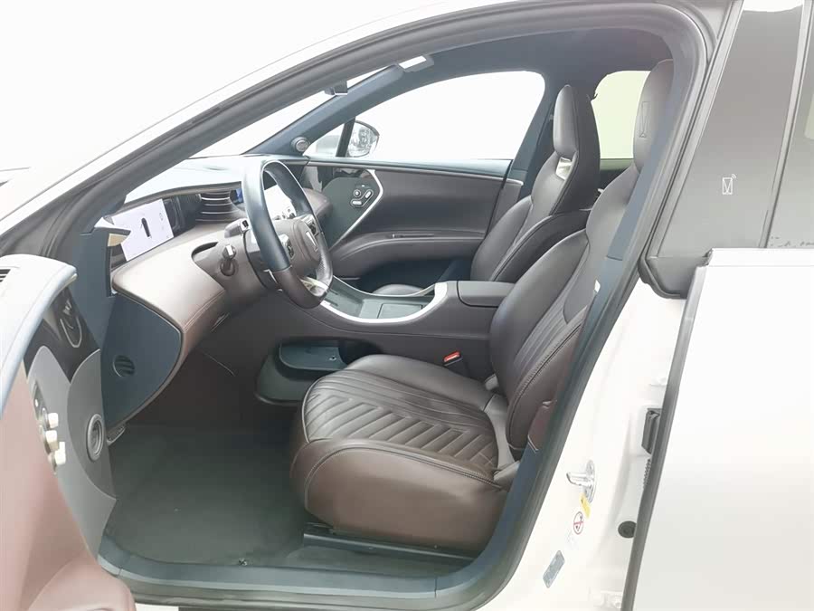 Avatr 11 2023 car image #11