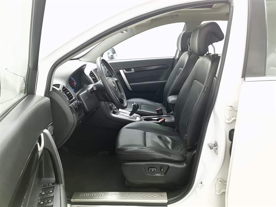 Chevrolet Captiva 2014 car image #11