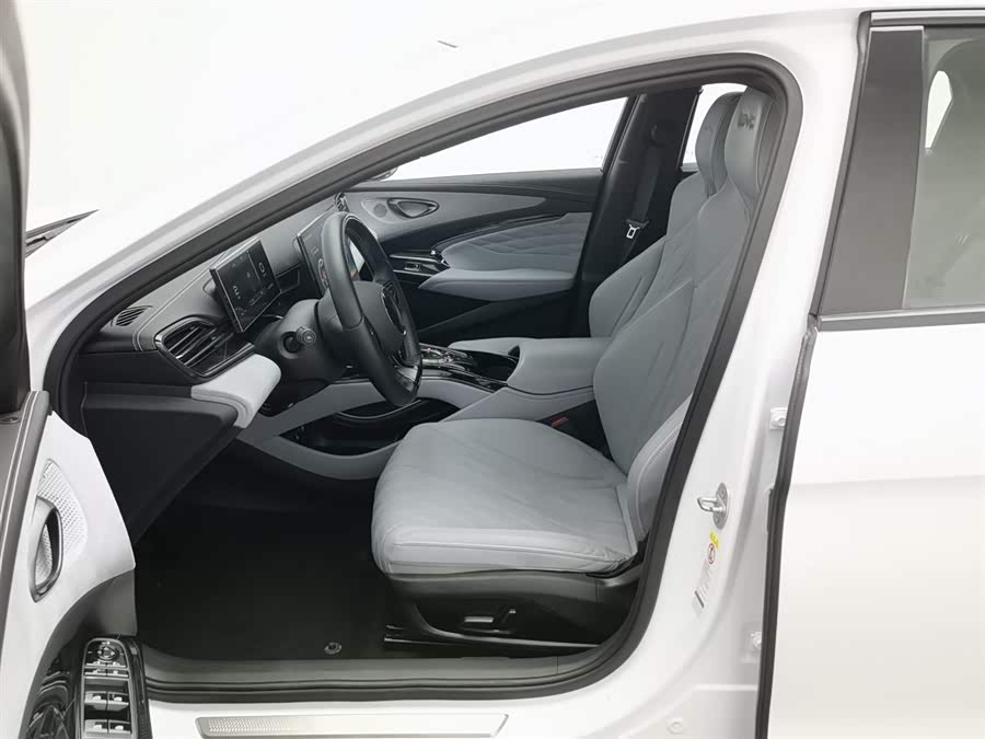 BYD Seal 2023 car image #11