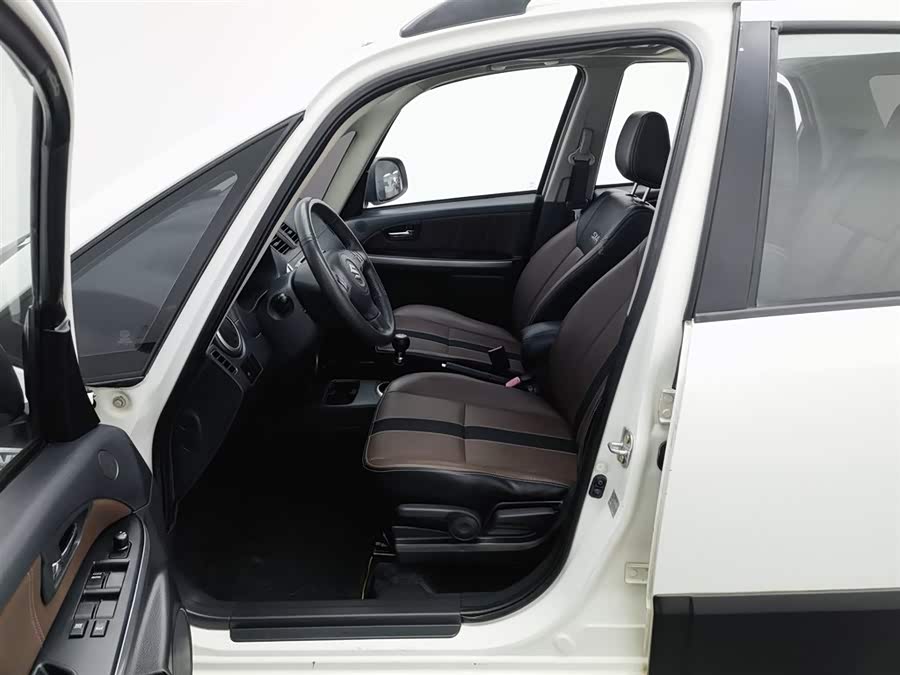 Suzuki SX4 2013 car image #11