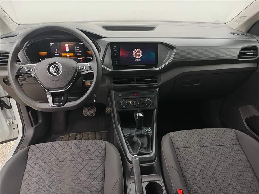 Volkswagen T-Cross 2023 car image #11
