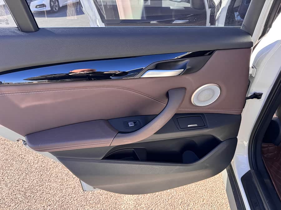 BMW X1 2020 car image #11