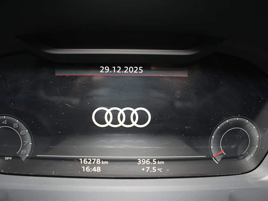 Audi Q3 2023 car image #11