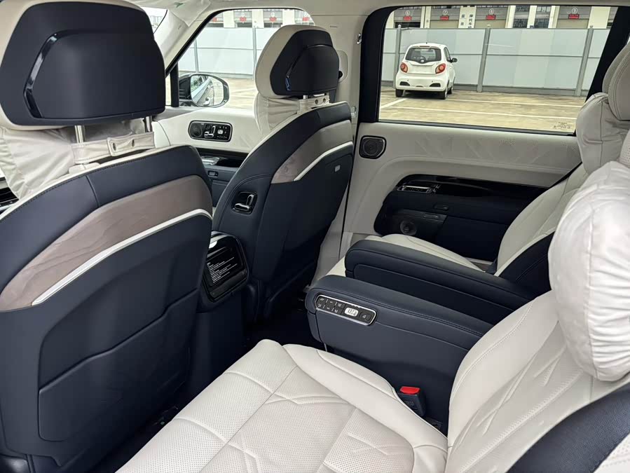 Zeekr 9X 2025 car image #11