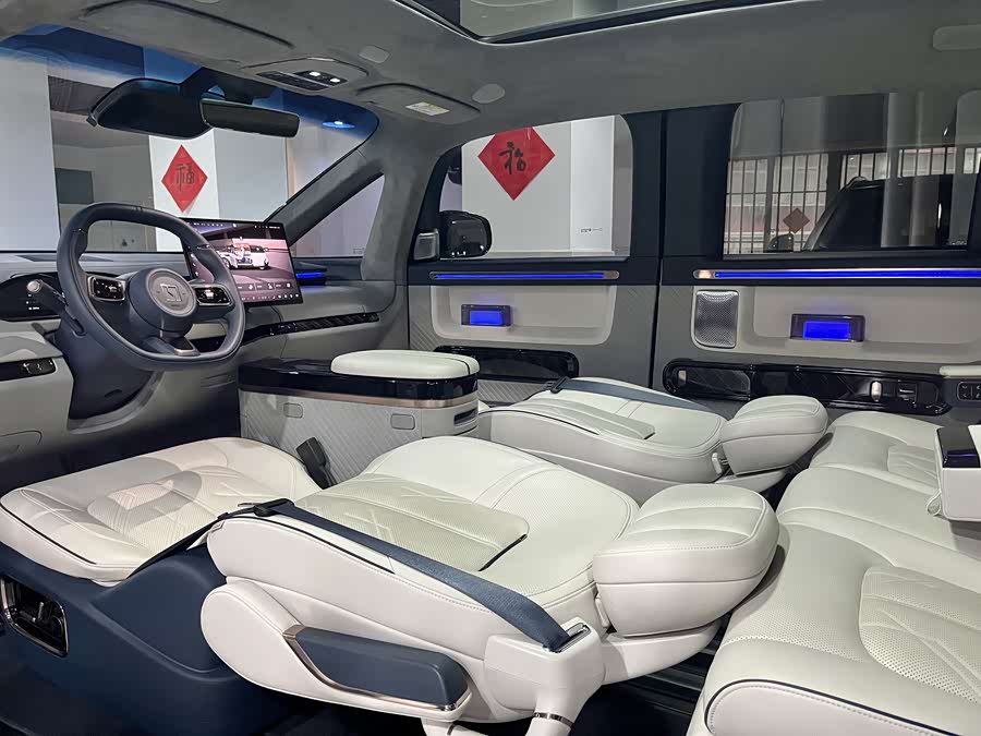 极氪 极氪MIX 2025 汽车图片 #11