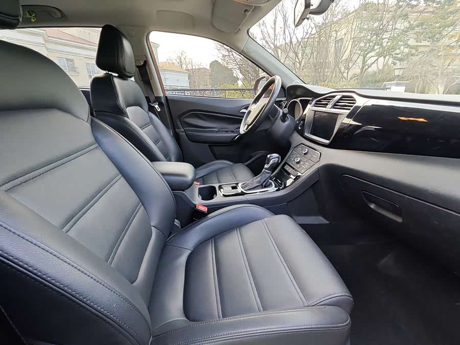 MG GS 2017 car image #11