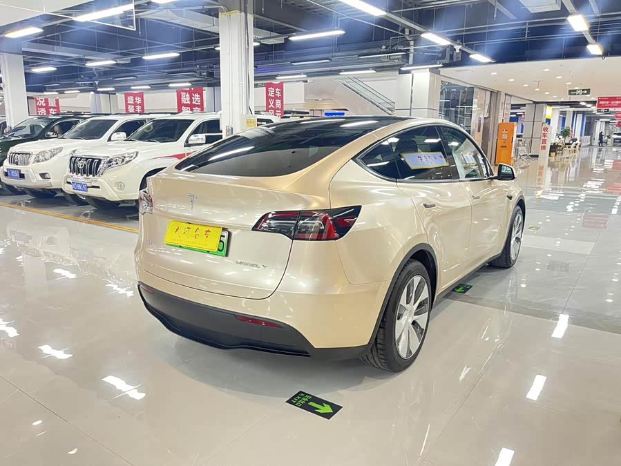 Tesla Model Y 2022 #11 Tesla Model Y 2022 car image #11