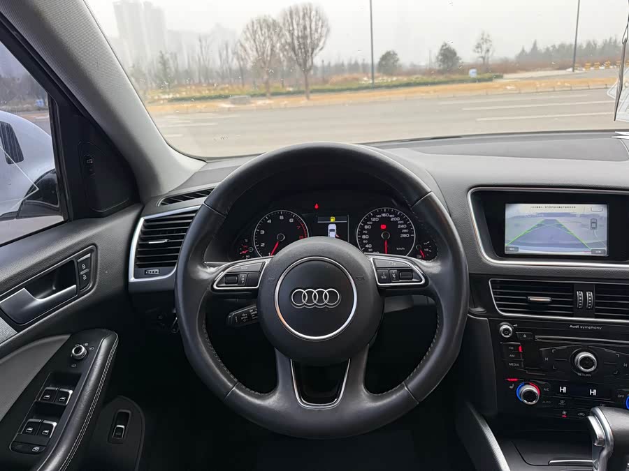 Audi Q5 2018 car image #11
