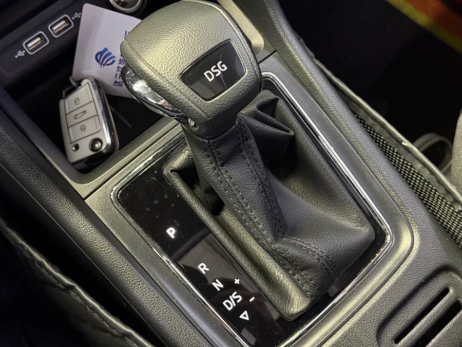 Skoda Karoq 2019 car image #11