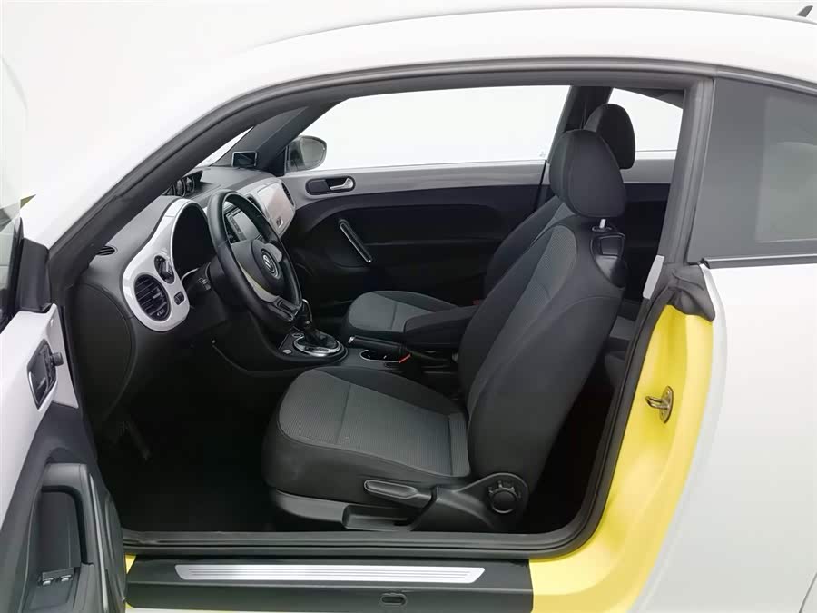 Volkswagen Beetle 2012 car image #11