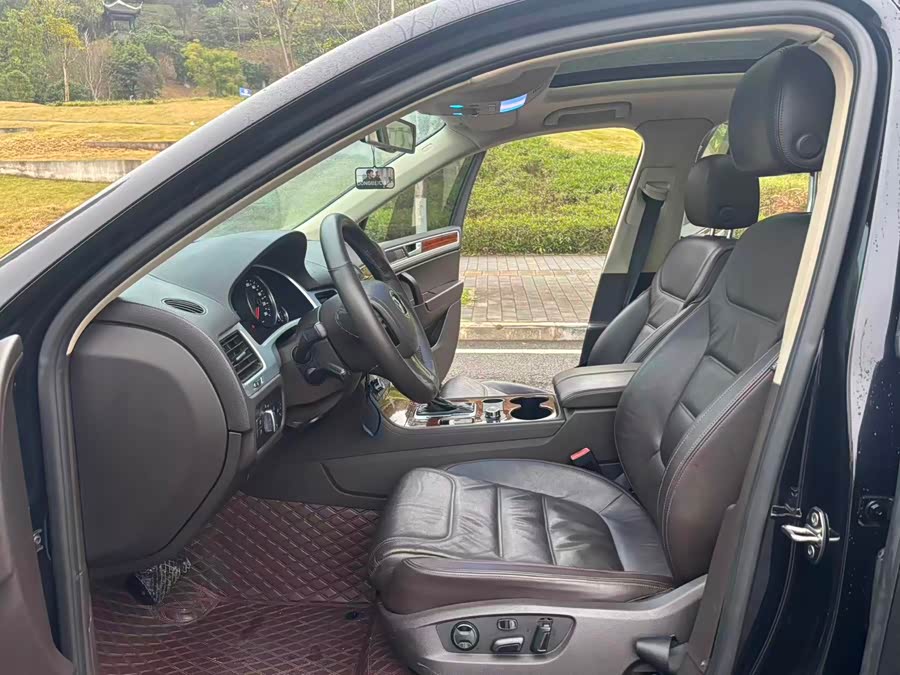 Volkswagen Touareg 2014 car image #11