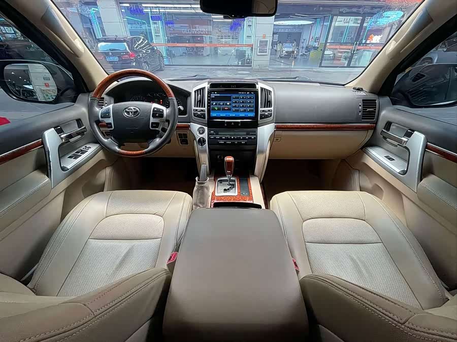Toyota 2014 car image #11