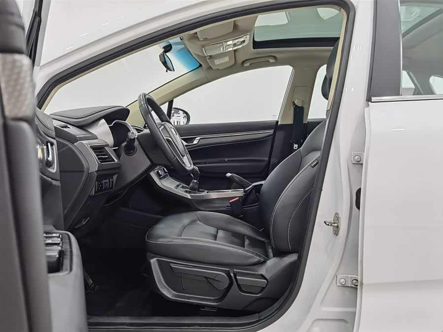 GEELY 2018 car image #11
