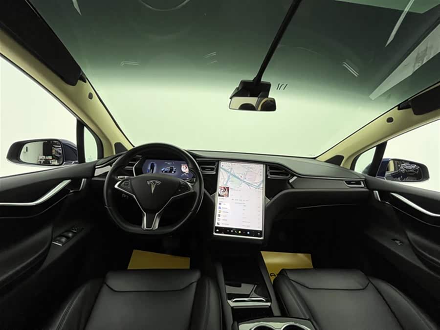 Tesla Model X 2018 car image #11