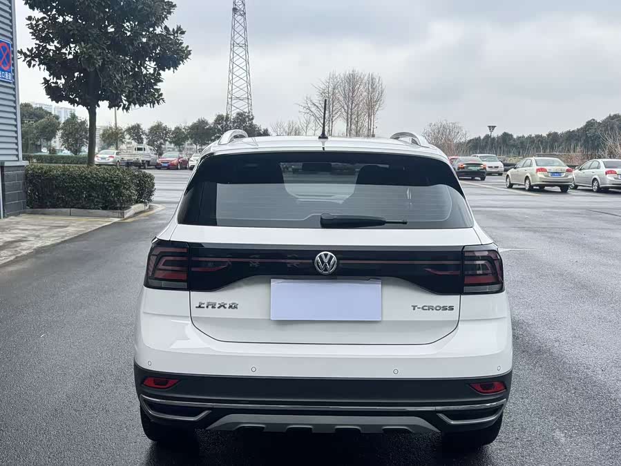 Volkswagen T-Cross 2020 #11 Volkswagen T-Cross 2020 car image #11