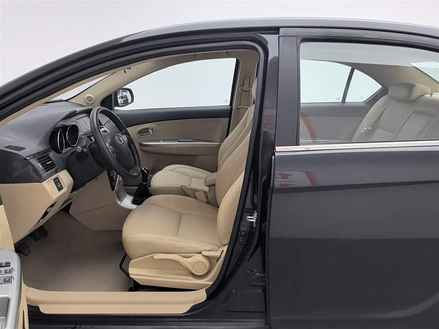 Great Wall C30 2012 car image #11