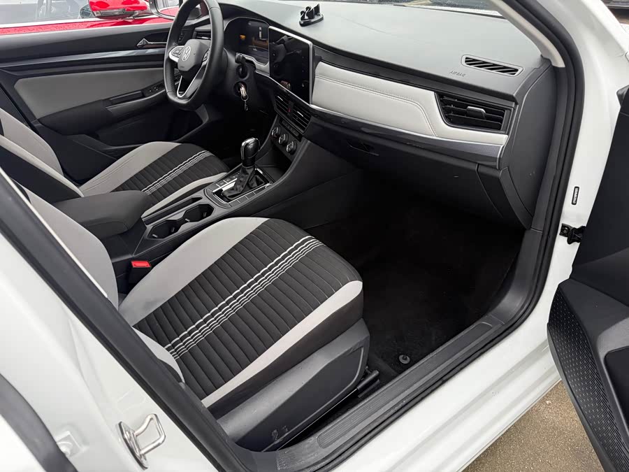 Volkswagen Bora 2023 car image #11