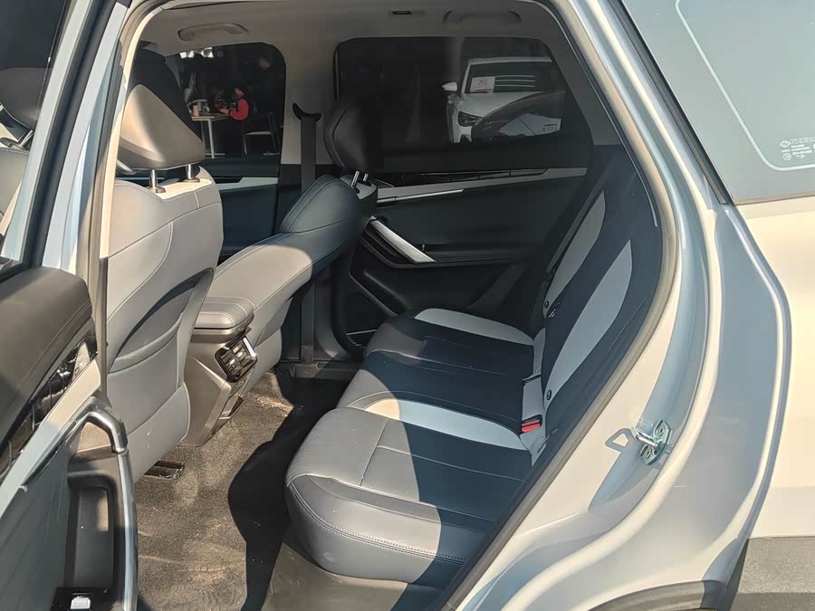 GEELY Boyue L 2024 car image #11