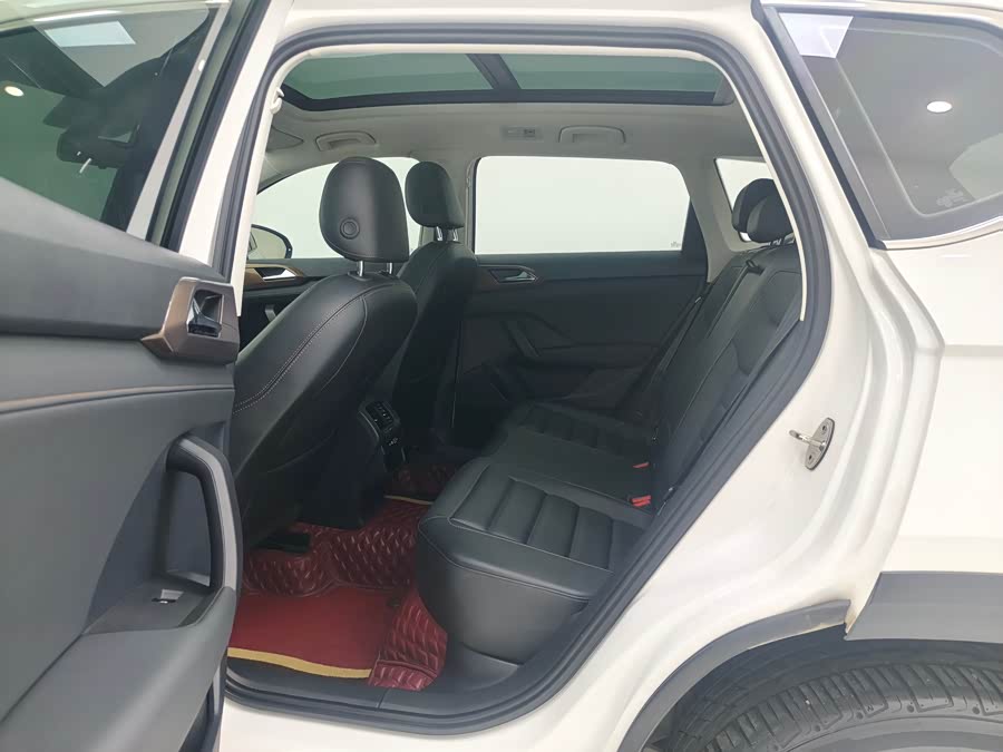 Volkswagen Tharu 2021 immagine di auto #11