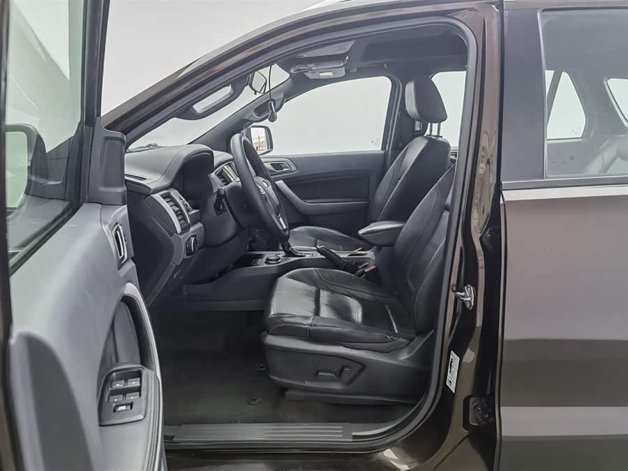 Ford Everest 2017 car image #11