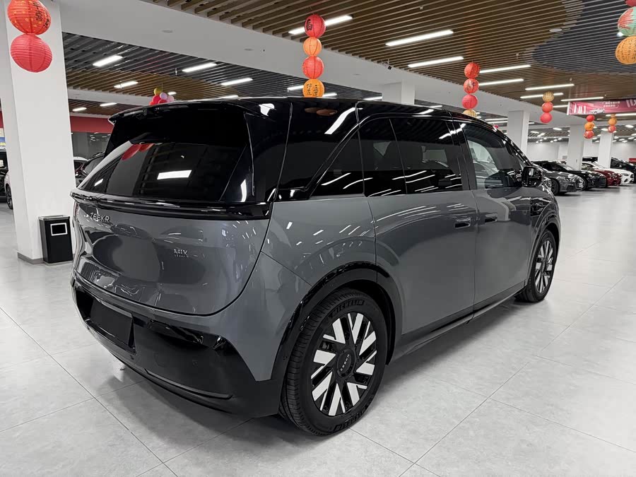 极氪 极氪MIX 汽车图片 #11